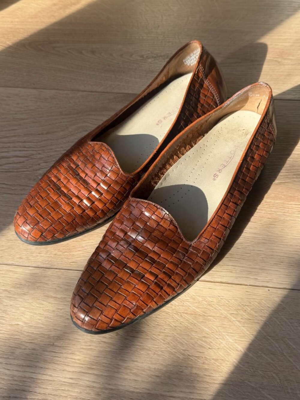 Trotters Women's Leather Liz Loafers Size 9B